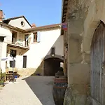 Duc Manoir D'hotes فندق مبيت وإفطار 4*